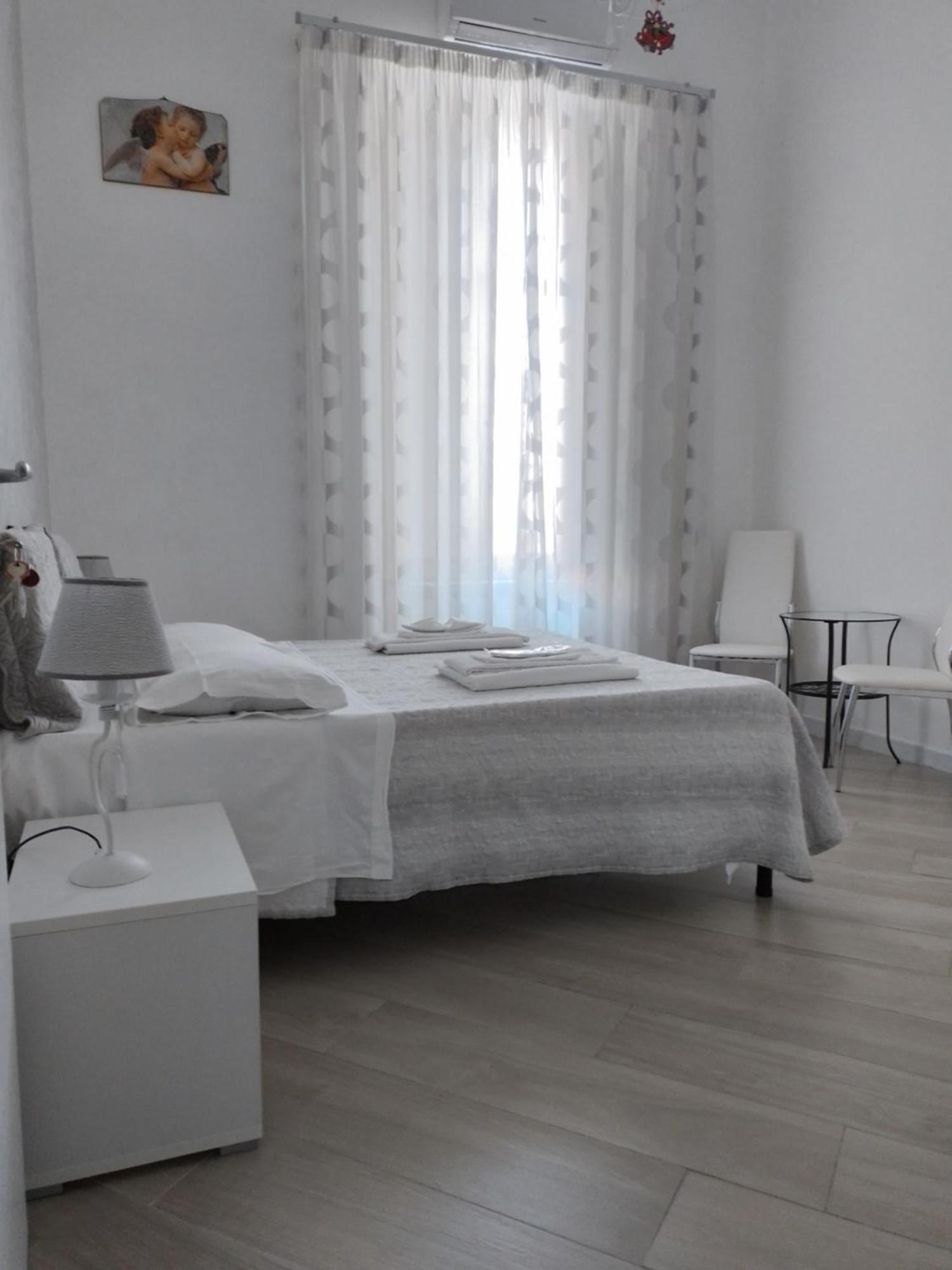 נאפולי Casa Theodor B&B מראה חיצוני תמונה